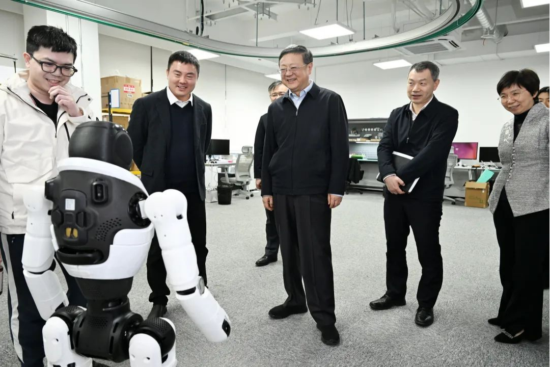 上海市委书记陈吉宁专题调研三亿机器人